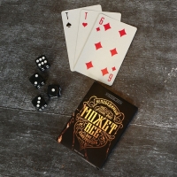 Подарочный набор &laquo;Тот, кто может все&raquo;: карты, домино, стопки 2 шт, кости игральные 4 шт