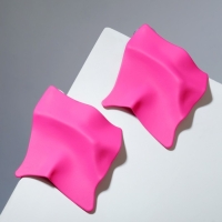 Серьги металл &laquo;Яркость&raquo; ромб, цвет малиновый