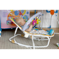 Шезлонг - качалка для новорождённых &laquo;Транспорт&raquo;, игровая дуга, игрушки МИКС