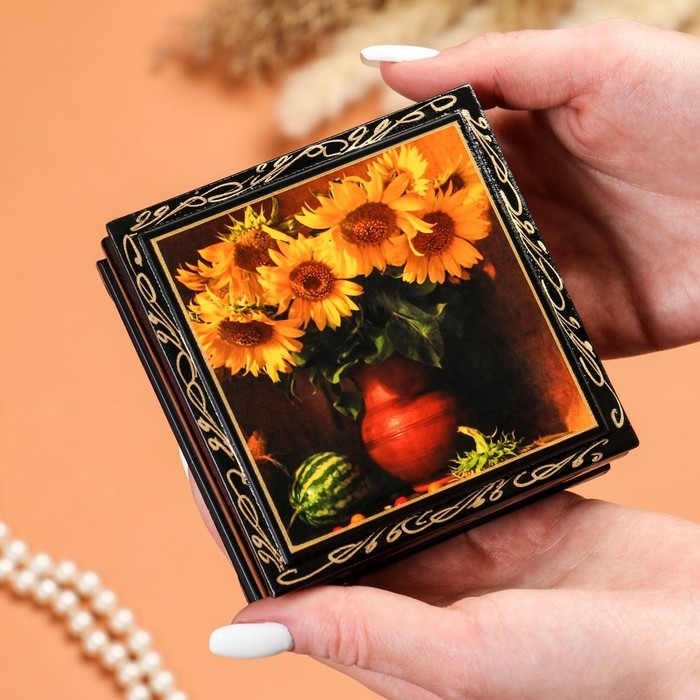 Шкатулка &laquo;Букет подсолнухов в вазе&raquo;, 10&times;10 см, лаковая миниатюра