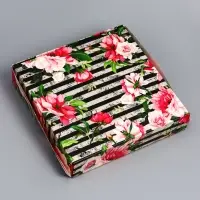 Коробка складная &laquo;Весенние пионы&raquo; 20&times;20&times;4 см