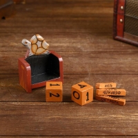 Календарь настольный "Черепаха" дерево 10х7 см Календарь настольный "Черепаха" дерево 10х7 см