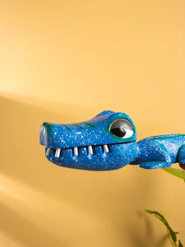 Шкатулка "Крокодильчик" 25х8х7 см, дерево, цв. синий