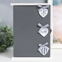 Ключница дерево "Три сердечка" серая 6х19х25,5 см Ключница дерево "Три сердечка" серая 6х19х25,5 см