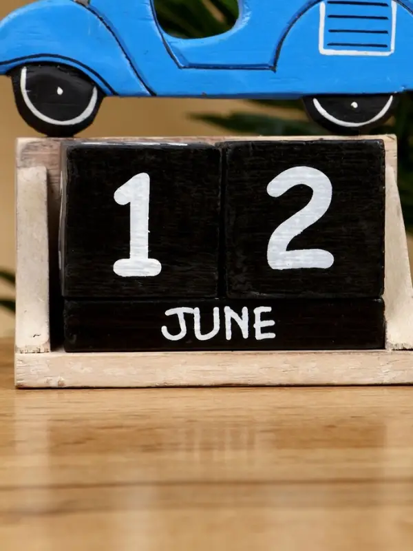 Календарь настольный &laquo;Мопед&raquo;, 14&times;5.5&times;14 см, дерево, синий