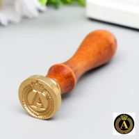 Печать для сургуча с деревянной ручкой "Корона с буквой A" 9х2,5х2,5 см Печать для сургуча с деревянной ручкой "Корона с буквой A" 9х2,5х2,5 см