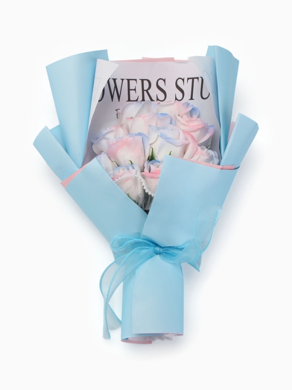 Букет из 12 дизайнерских мыльных роз