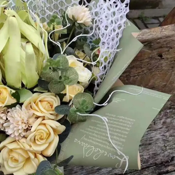 Пленка матовая для цветов &laquo;Новости Love&raquo;, бургунди/вишня, 60&times;60 см