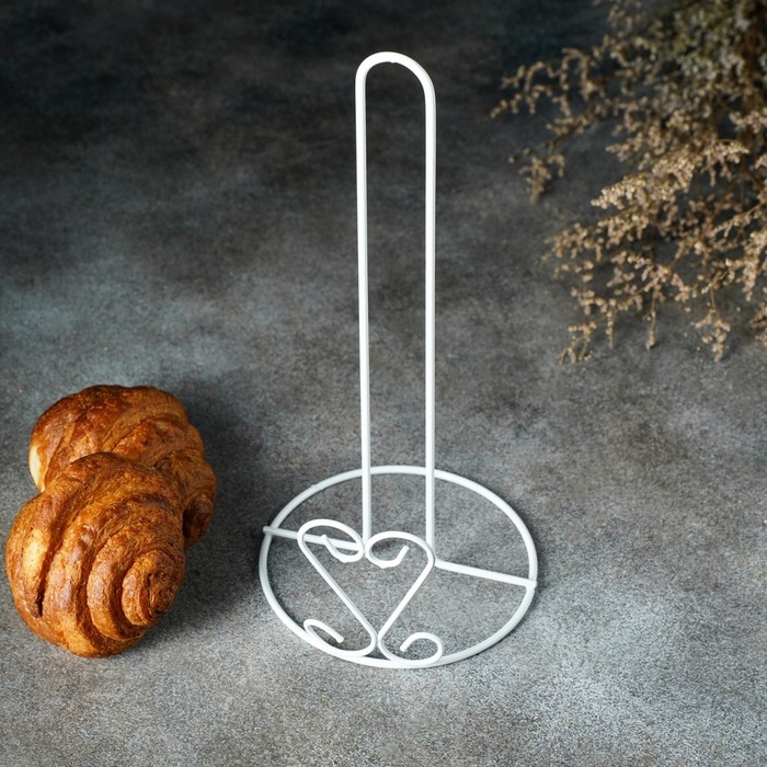 Держатель для бумажных полотенец Доляна &laquo;Сердце&raquo;, 13,5&times;13,5&times;28 см, цвет белый