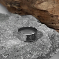 Кольцо &laquo;Вальхалла&raquo; с рунами, цвет белый в серебре, 16 размер