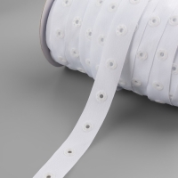 Тесьма с кнопками, 25-25 мм, 17 мм &times; 45 &plusmn; 1 м, цвет белый