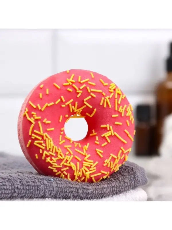 Бомбочка для ванн "красный пончик с кокосовой посыпкой" 85 г