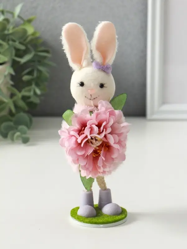 Сувенир пасхальный "Зайка в платьице с бутоном пиона в лапках" 5,5х5х19 см