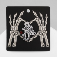 Значок &laquo;Вечная любовь&raquo;, цвет чёрно-белый в чёрном металле