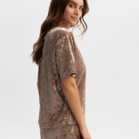 Комплект женский (футболка и шорты) KAFTAN Velvet р. 40-42, кофейный Комплект женский (футболка и шорты) KAFTAN Velvet р. 40-42, кофейный