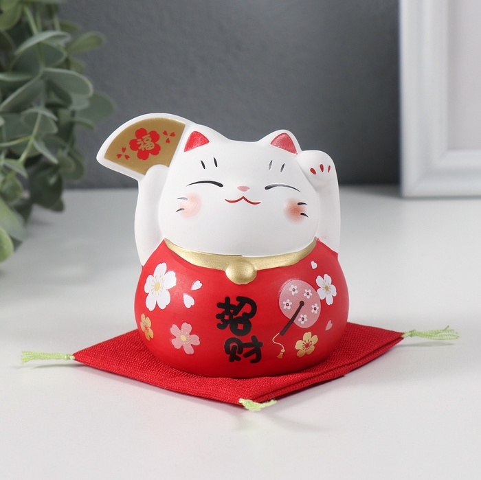 Сувенир керамика Сувенир керамика "Кот Манэки-нэко с веером" красный 8х8х8,5 см