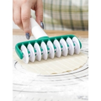 Валик для нарезки полос из теста KONFINETTA &laquo;Сладость&raquo;, 14&times;17&times;4 см, цвет белый