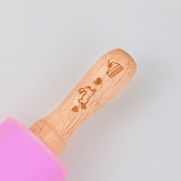 Скалка &laquo;Зайки&raquo;, 31 х 4 см, силикон, дерево, цвет розовый