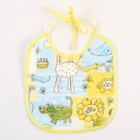 Нагрудник из нетканого полотна с ПВХ покрытием &laquo;Мультики&raquo;, цвет голубой, р-р. 20х22см