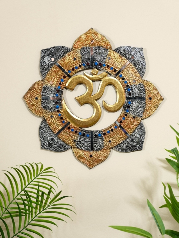 Панно резное МДФ Панно резное МДФ "ОМ", 40х40х0,6 см, золотое основание