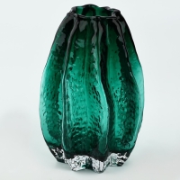 Ваза для цветов &laquo;Канди грин&raquo; из зеленого стекла 20&times;14&times;14 см