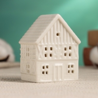 Фигура с подсветкой "Домик" 5,5х5х8см, 2/LR41