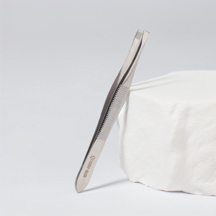 Пинцет «Premium» прямой, узкий, 9 см, на блистере, цвет серебристый Пинцет «Premium» прямой, узкий, 9 см, на блистере, цвет серебристый