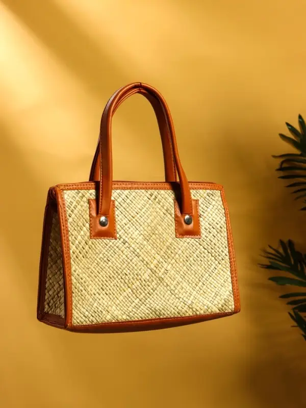 Сумка плетёная на молнии из пандана 30х10х35 см, светло-коричневый