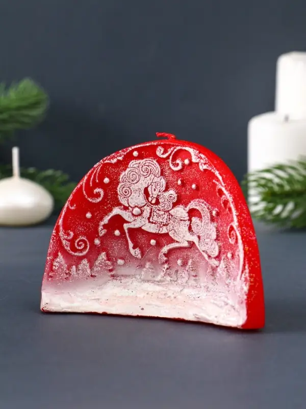 Свеча фигурная "Барельеф с лошадкой" 10,5х4,5х8 см, цв. красный