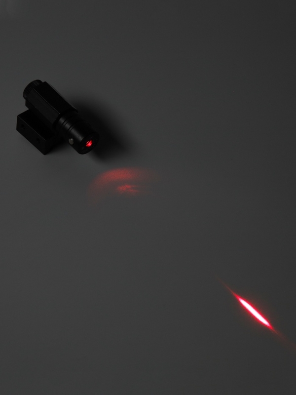 Лазерный прицел, целеуказательный, дальность 50-100 м