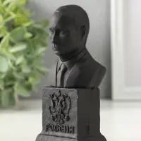 Бюст В.В.Путина, 18х12 см , графит