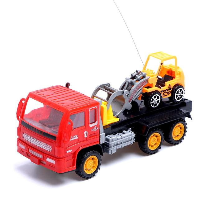 Грузовик радиоуправляемый &laquo;Эвакуатор&raquo;, с погрузчиком, работает от батареек, МИКС