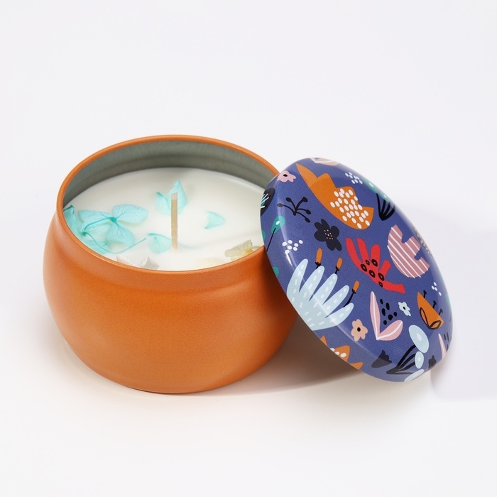 Свеча ароматическая из соевого воска с сухоцветом "Голубые колокольчики", 4,5х6 см, 80 г