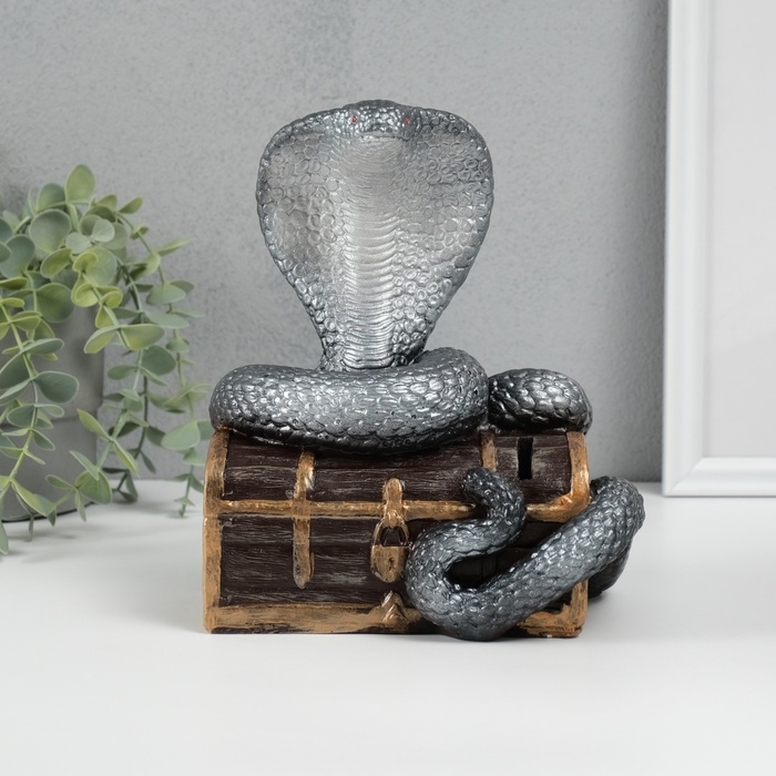 Новогодняя копилка Новогодняя копилка "Кобра на сундуке " 20 х 17 х 12 см, серебристый