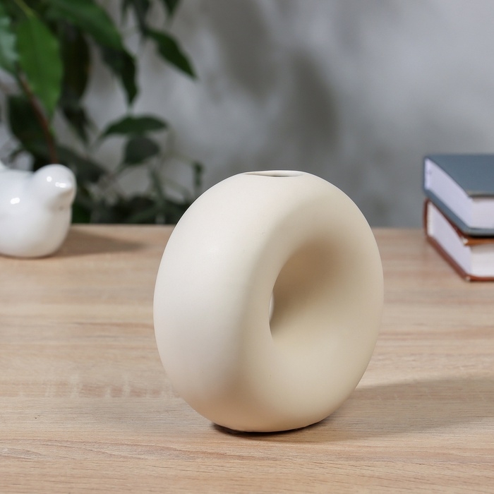 Ваза керамика настольная Ваза керамика настольная "Линд" белая, 12х5х11,5 см