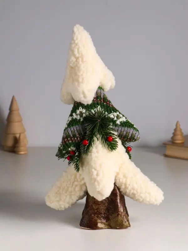 Декор "Вязаная ель с ягодками" 15х15х33 см