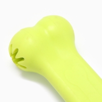 Игрушка жевательная "Вкусная кость" с отверстиями для лакомств, TPR, 11 см, салатовая