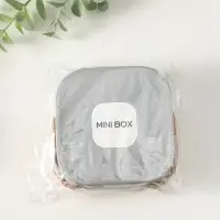 Шкатулка пластик для украшений с зеркалом, с ручкой 3 ячейки, 3 полосы, серый 9х9х3,8 см