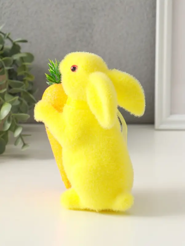 Сувенир пасхальный "Жёлтый заяц с морковкой" 6,5х12х15,5 см