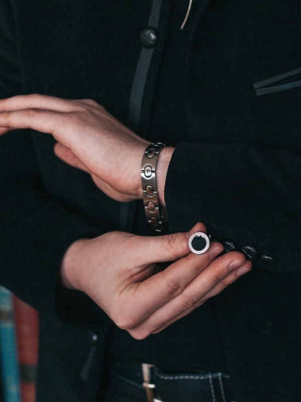 Запонки стальные &laquo;Классика&raquo; круг с эмалью, окантовка с орнаментом, цвет чёрный серебре