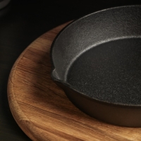 Сковорода чугунная Magma &laquo;Вилфред&raquo;, 19,5&times;4 см, с 2 сливами и чугунной ручкой