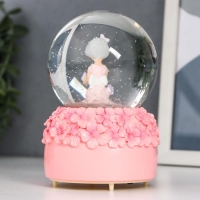 Сувенир полистоун водяной шар свет, музыка "Малышка и незабудки" d=8 см МИКС 12,5х8х8 см