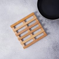 Подставка под горячее, решётка, массив бук, 18&times;18&times;2 см