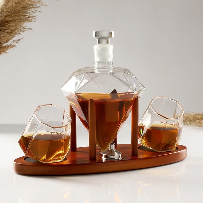 Мини-Бар Рубин, на подставке, штоф - 880 мл, бокалы - 200 мл, 32,5 х 13 х 23,5 см Мини-Бар Рубин, на подставке, штоф - 880 мл, бокалы - 200 мл, 32,5 х 13 х 23,5 см