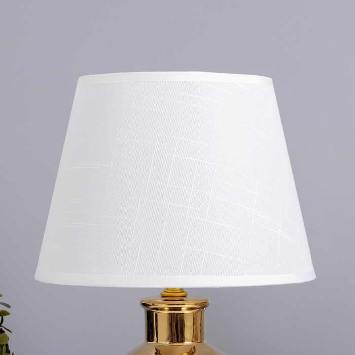 Лампа настольная "Марта" 1х40Вт Е14 белый/золото 22,5х22,5х36см