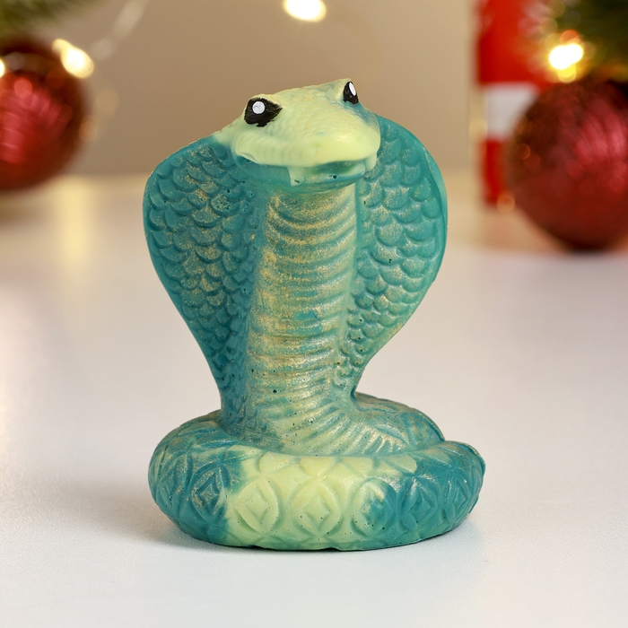 Новый год. Символ 2025. Набор в консервной банке "Золотой змей" черная, мыло + мочалка