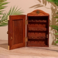 Ключница "Штурвал" 18х9х30 см, дерево шишам Ключница "Штурвал" 18х9х30 см, дерево шишам