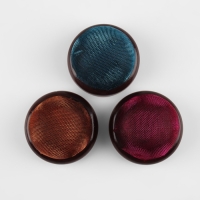 Игольница &laquo;Круг&raquo;, на деревянной подложке, d = 7 см, цвет МИКС