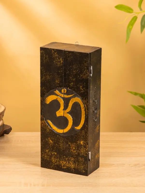 Ключница "Ом" (6 крючков) 14х7х32 см, МДФ