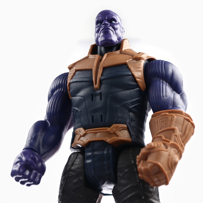 Фигурка MARVEL &laquo;Мстители. Танос&raquo;, коллекционная, световые эффекты